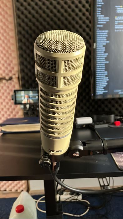 Electro Voice RE20 - Ca Nou - La Cutie - Accesorii