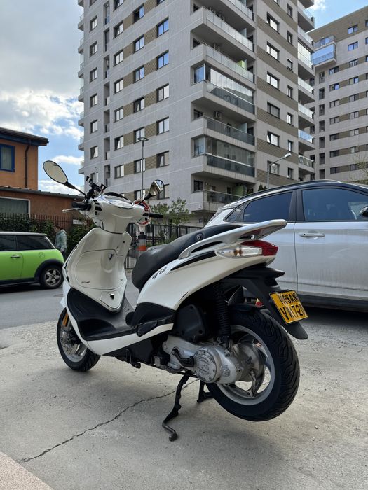 Scuter Piaggio Fly 50cc 4 timpi 2013