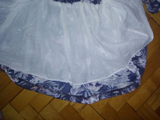 Rochie noua cu eticheta,varsta 7-8 ani,model floral