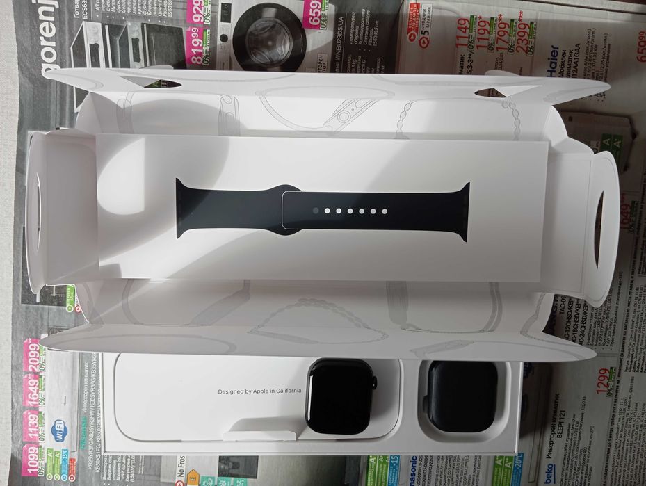 Продавам смарт часовник "Apple Watch Series 10 42mm.