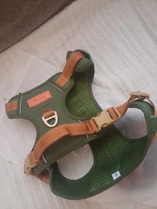 Нагръдник за куче и повод за куче