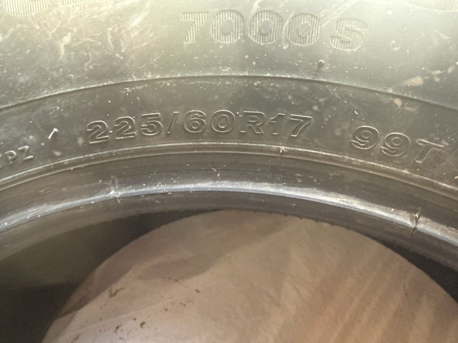 Продам покрышки Bridgestone 225/60/17