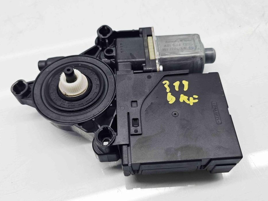 Motoras geam dreapta fata Volkswagen Passat B7 (362) [Fabr 2010-2014]