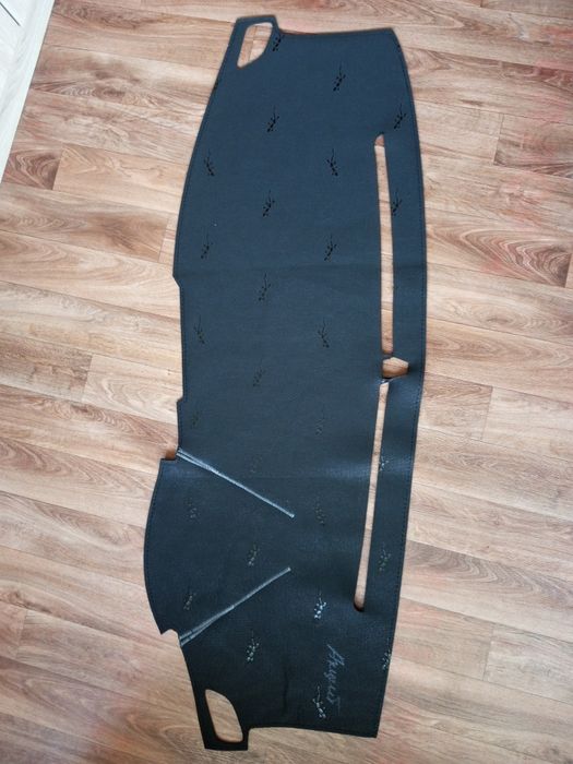 Продам накидку на торпеду автомобиля