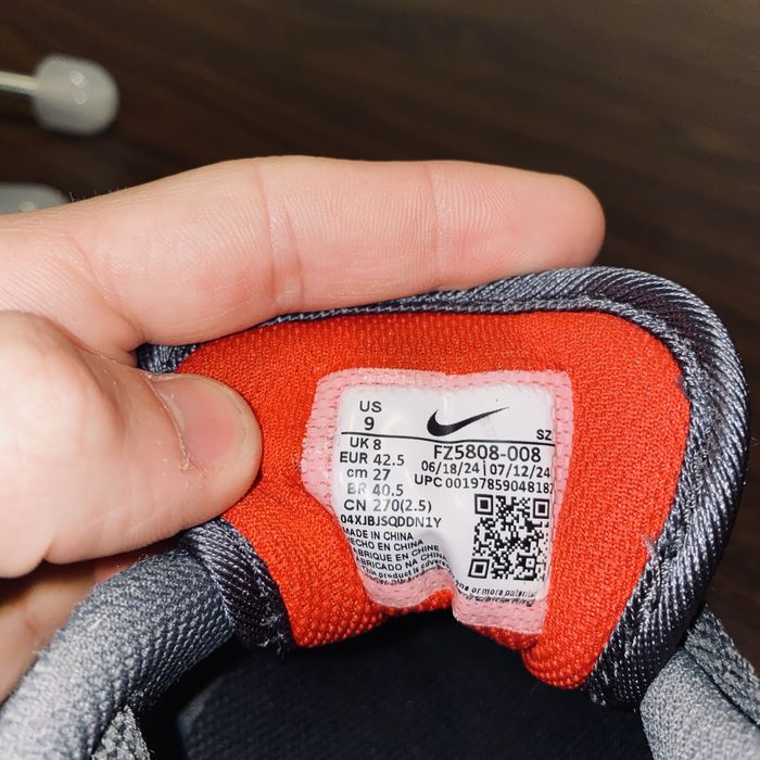 Nike Air Max 1 Marimea 42.5 Negru cu Rosu