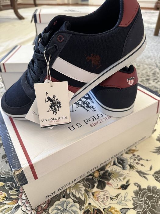 Кроссовки для мужчин