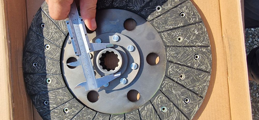 Disc ambreiaj tractor fiatTractor
Serie: Classique fiat 
1000, 1000DT,