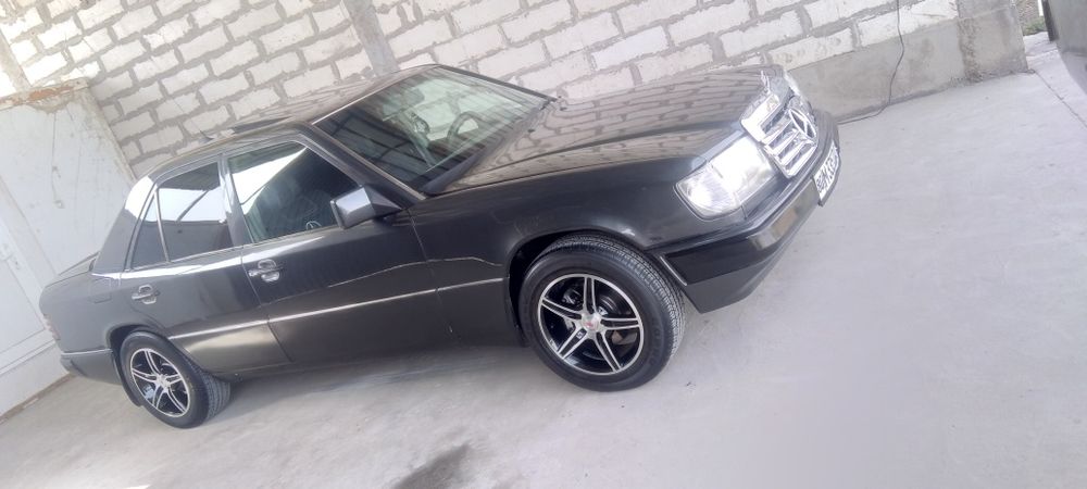 Mercedes Benz w124 sotiladi