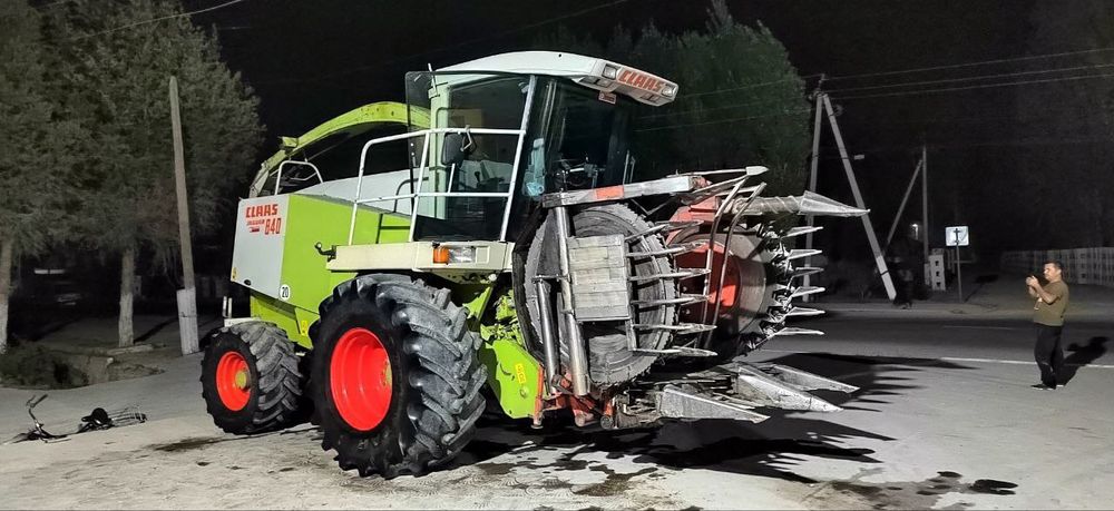 Kombayn Jaguar 840 sotiladi