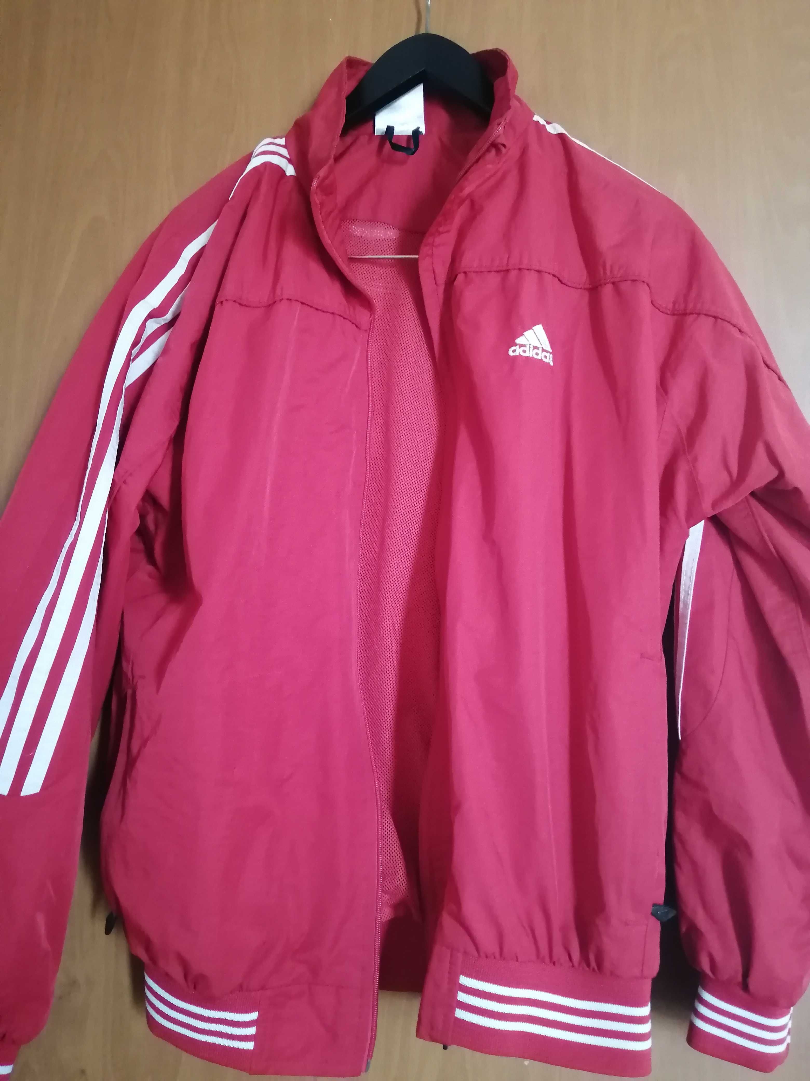 Vând haina sport Adidas