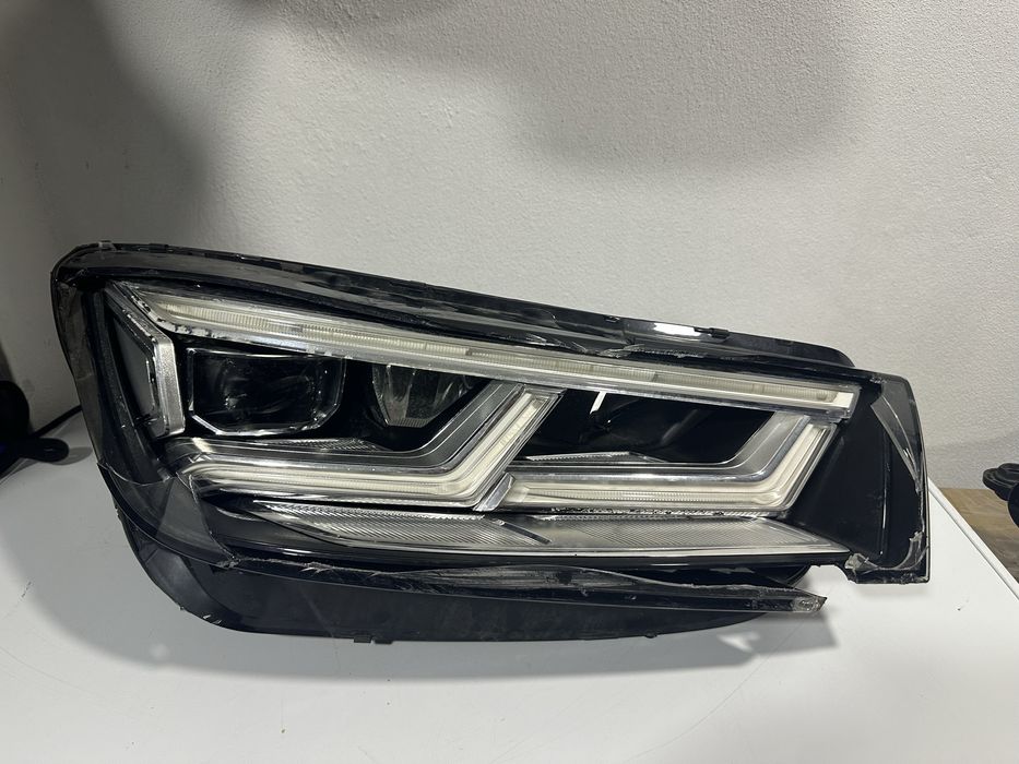 Десен фар Audi Q5 2017 - 2020 FULL LED + стъкло