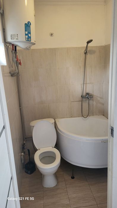 Сдаю светлую и тёплую комнату. На длительный срок.