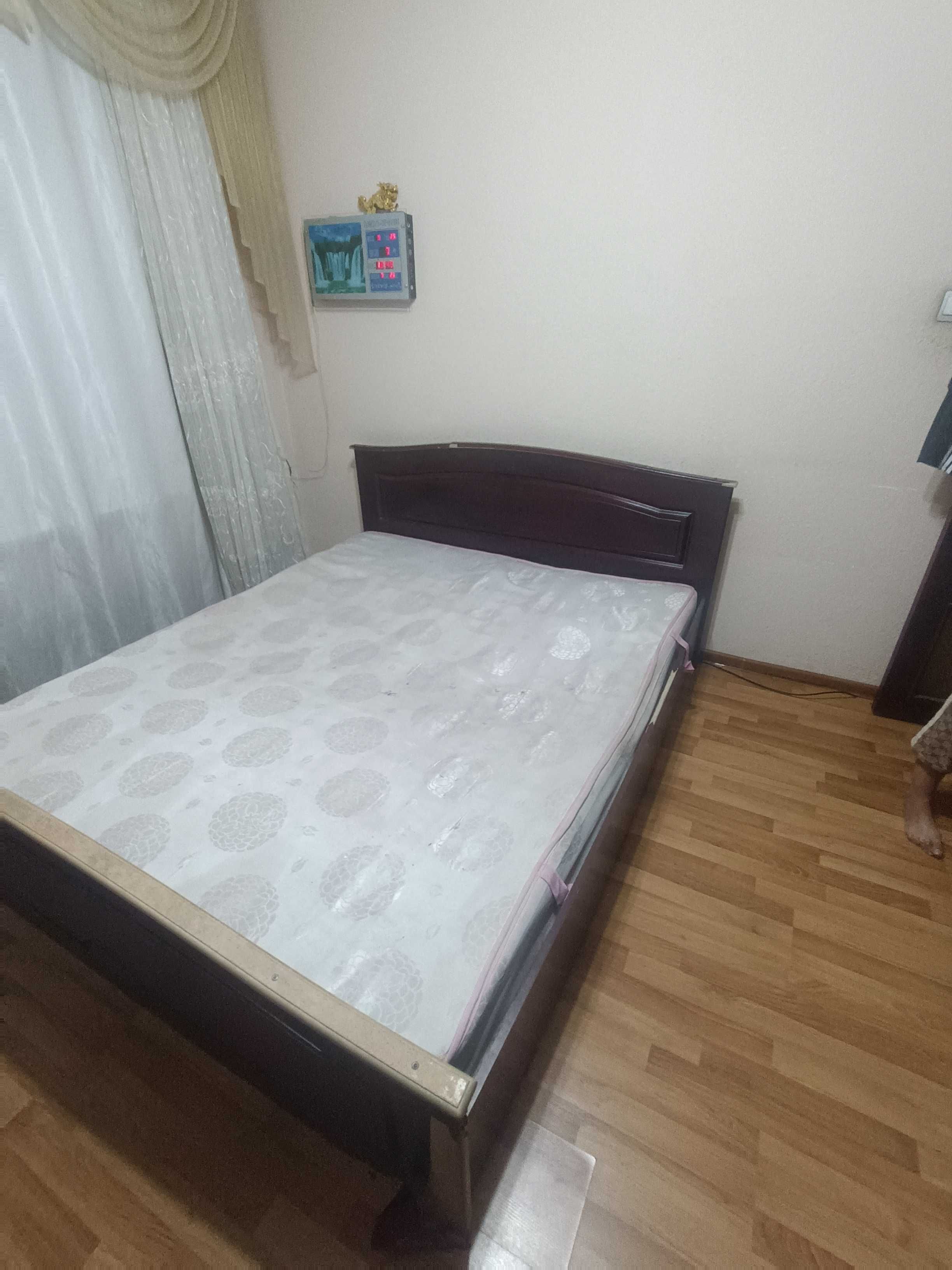 Продаю комплект мебели