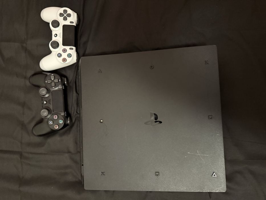Ps4 pro cu toate accesorile