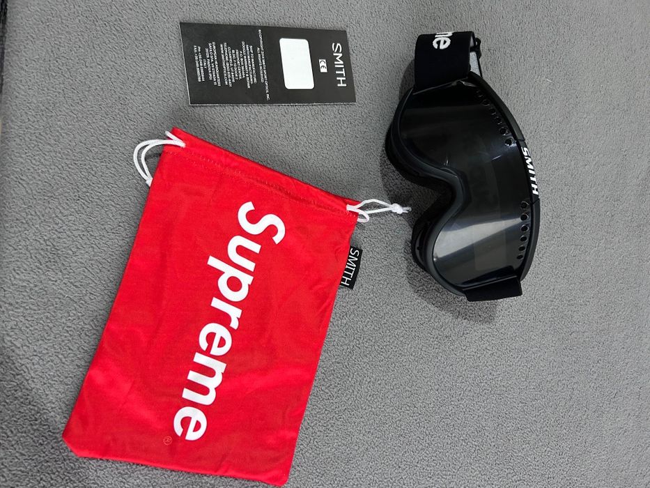 Ochelari Supreme Smith Cariboo OTG
Black snowboard/enduro