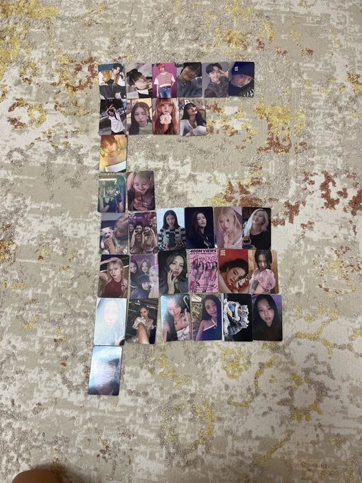 Продам K-Pop карточки 32 штуки