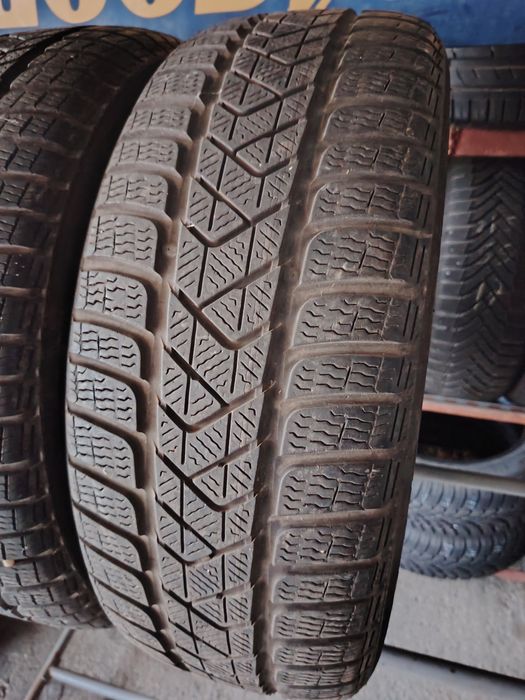 225/55 R18 Pirelli Sottozero Winter M+S cu buză pentru jante