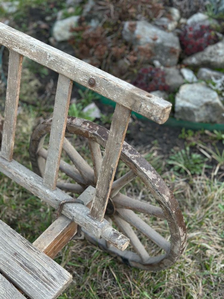 Căruciori vechi de colecție