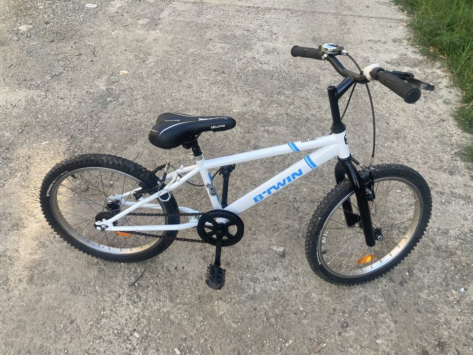 Bicicleta Copii B Twin cu roti de 20”Varsta 6-9Ani