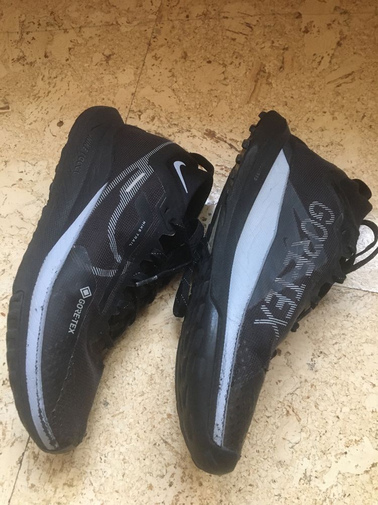 Маратонкш Nike React Gore-Tex 42,5 номер