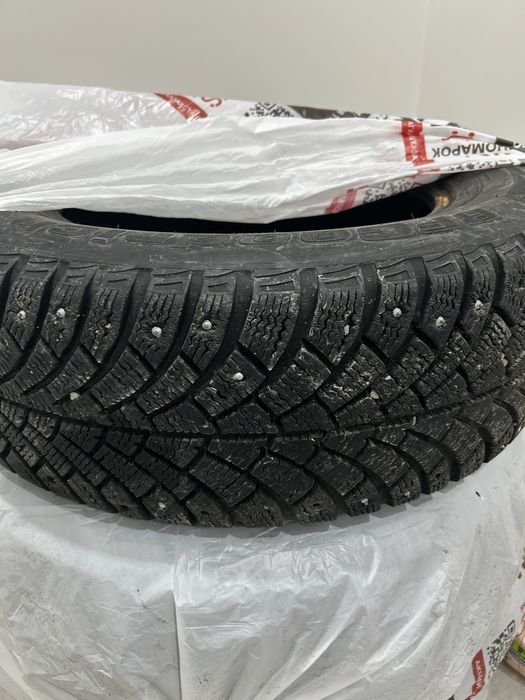 Продам комплект зимних шин в хорошем  состоянии.