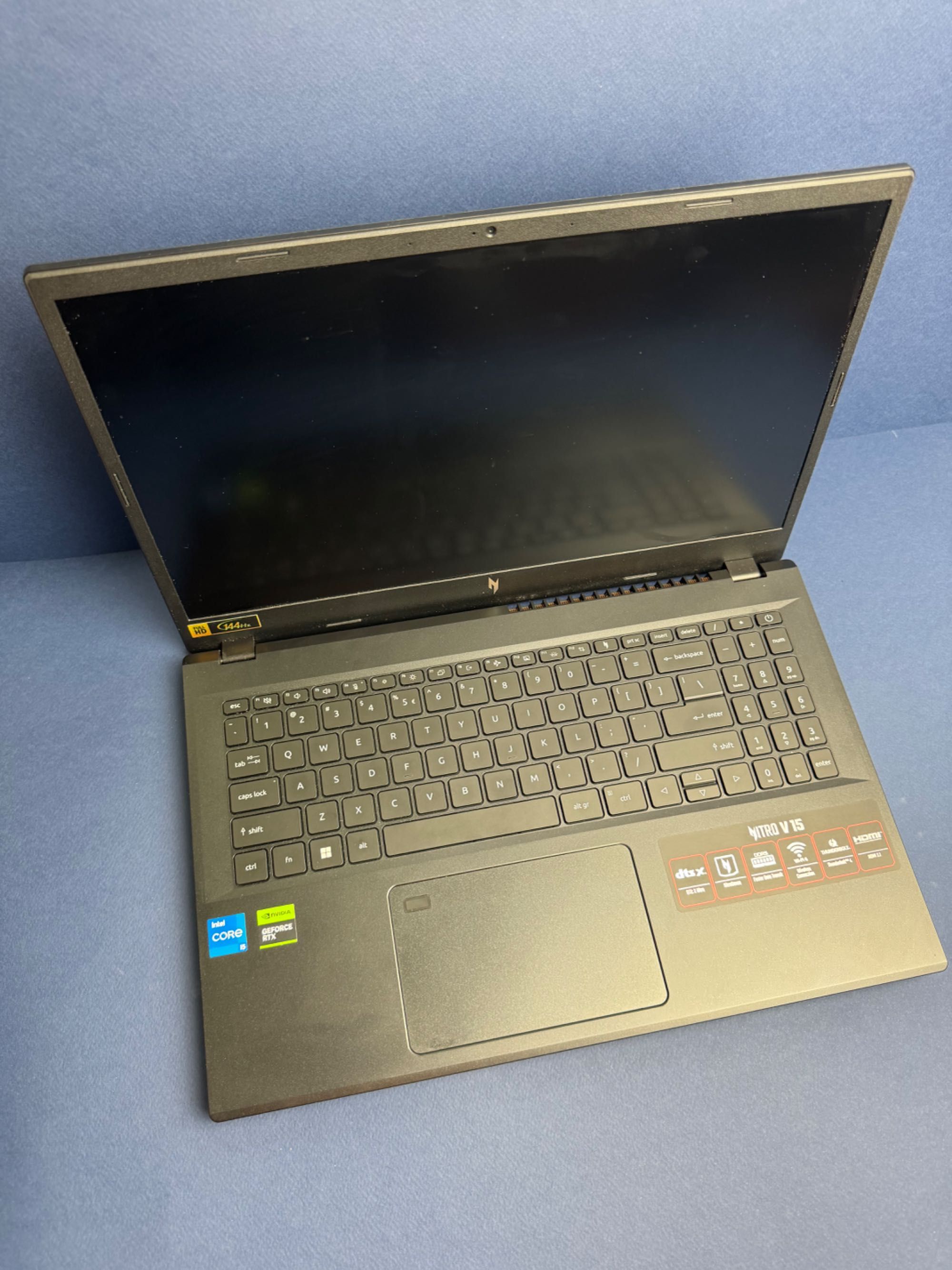 Acer nitro v 15 чисто нов