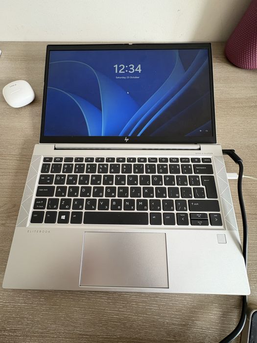 HP EliteBook 830 G8