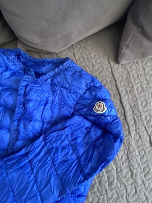 Moncler 4 размер 370 лв.Якето е за всички сезони.