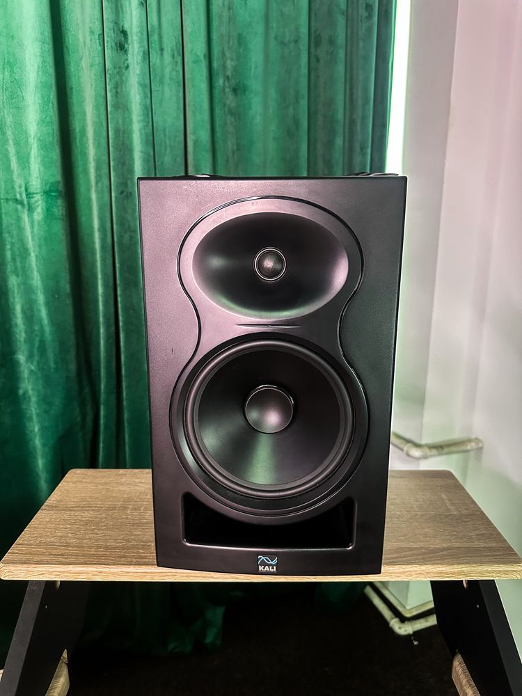 Boxe Studio Kali Audio LP-8 – Sunet Impecabil – Set 2 Bucăți