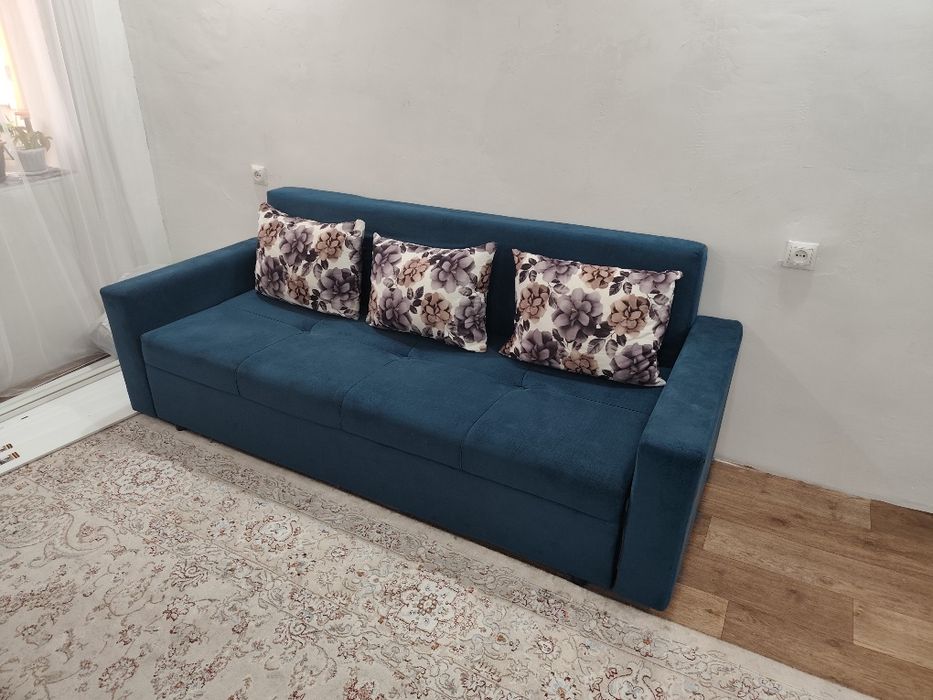 Диван в хорошем состоянии.