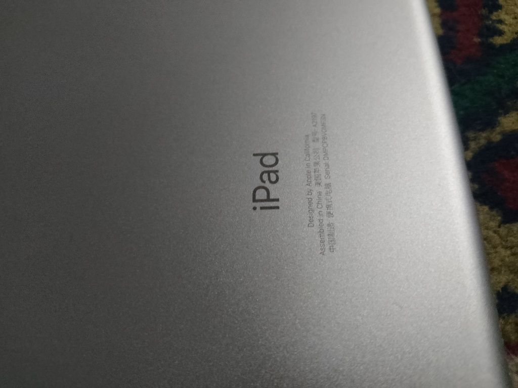 iPad новым идеальном состоянии