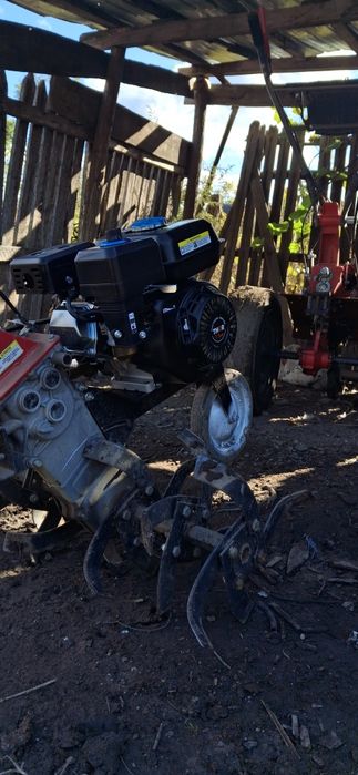 Vând 2 motocultoare unu cu motor nou de 7.5cp și un rotakt 100rs