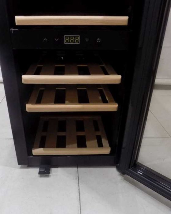 Витрина за вино CASO WineExclusive 24 Smart код 4021