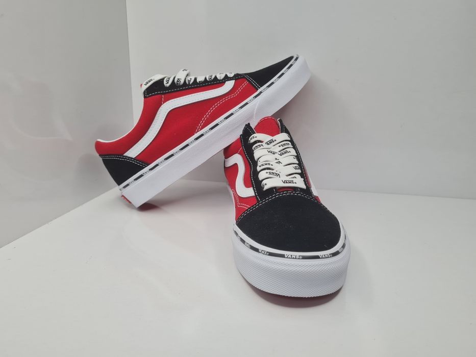 Кецове Van's 

Чисто нови с кутия.

Размер 41 стелка 26.5 см

Цена: 79