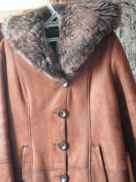 Продам дубленку женскую