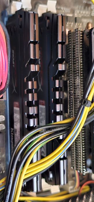 Memorie HyperX Beast 16GB DDR3 2400MHz CL11 Dual Channel la 200 ron