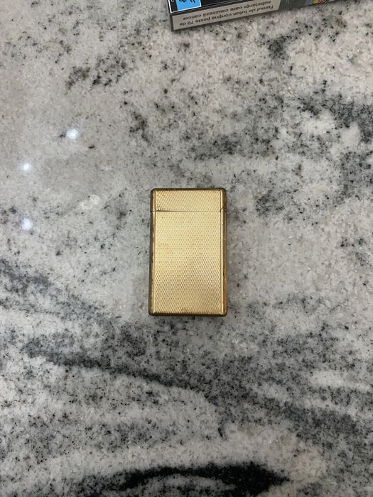 Vând bricheta colecție S T Dupont cu 20 microni și serie