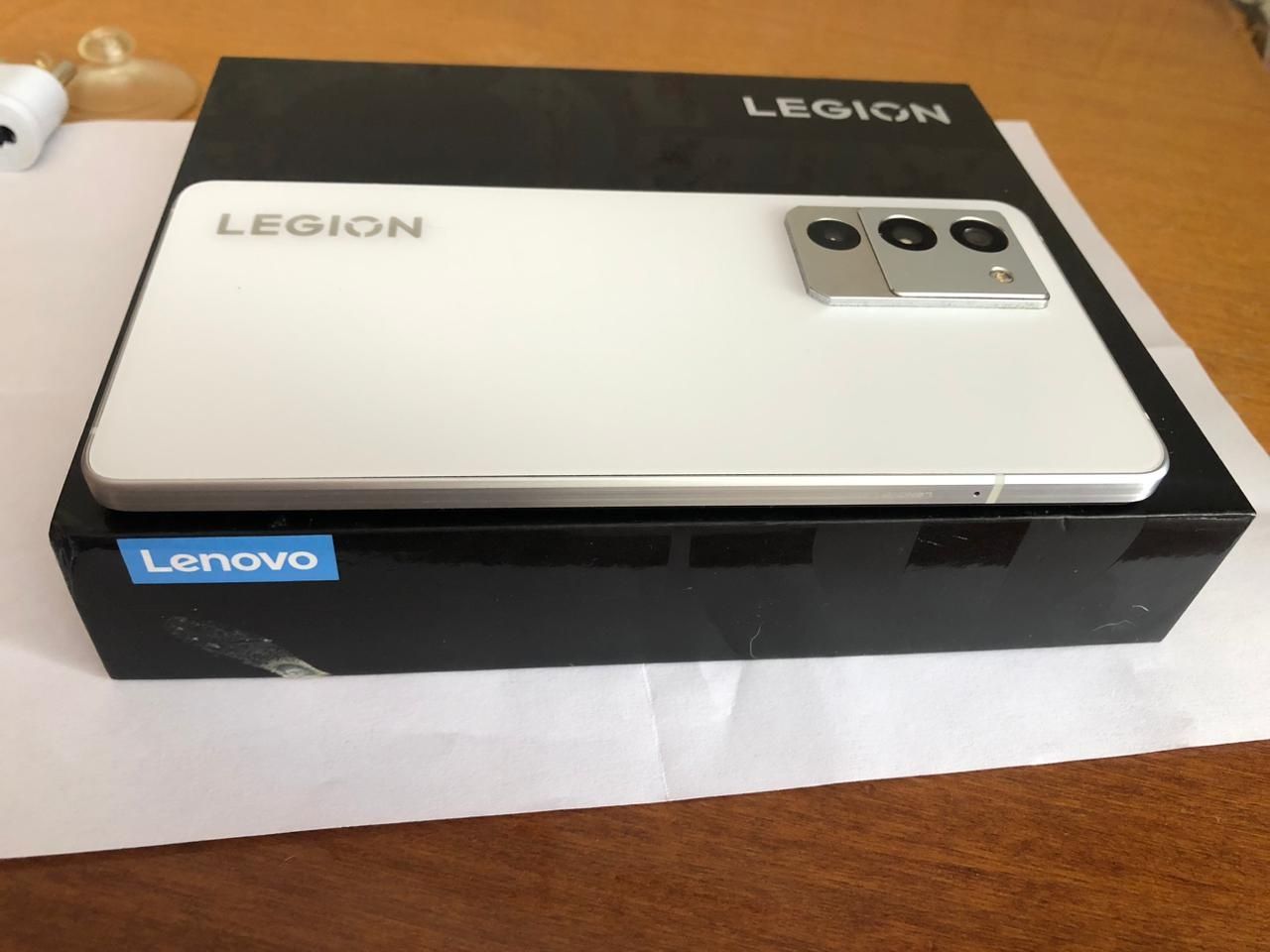 Lenovo legion y70, 8+gen1 ,144гц 5G