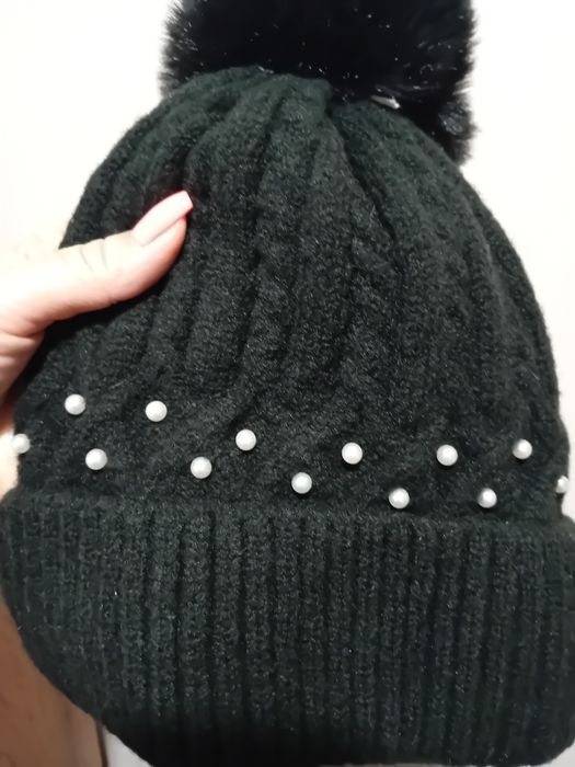 Топла шапка с перлички
