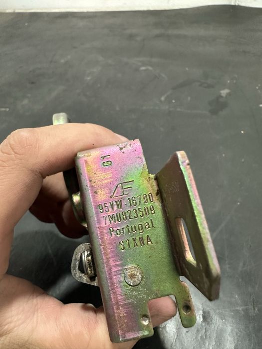 Broasca incuietoare capota Volkswagen Vw Sharan 2001-2007 | 7M0823509