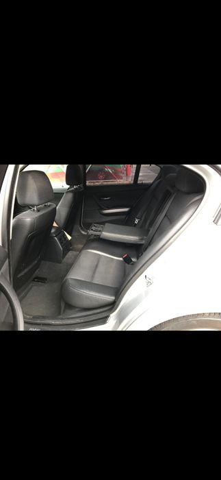 Vând bmw e90 163 cai .preț negociabil.