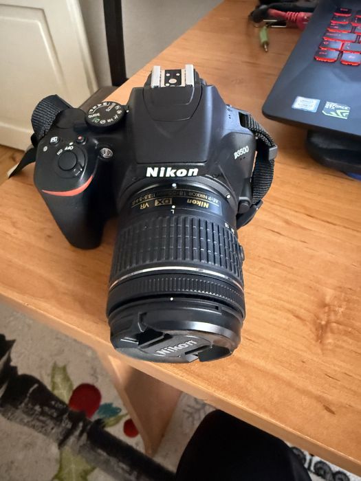 Nikon D3500 без забележка на 630 кадъра