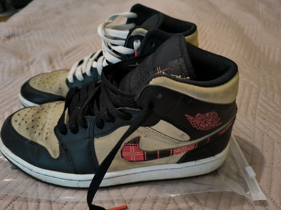 Air Jordan 1 Mid "Tartan Swoosh"
Tartan Swoosh