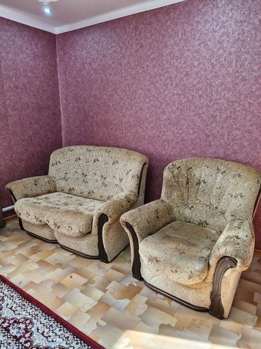 Продам уголок 3-2-1 (диваны+кресло)