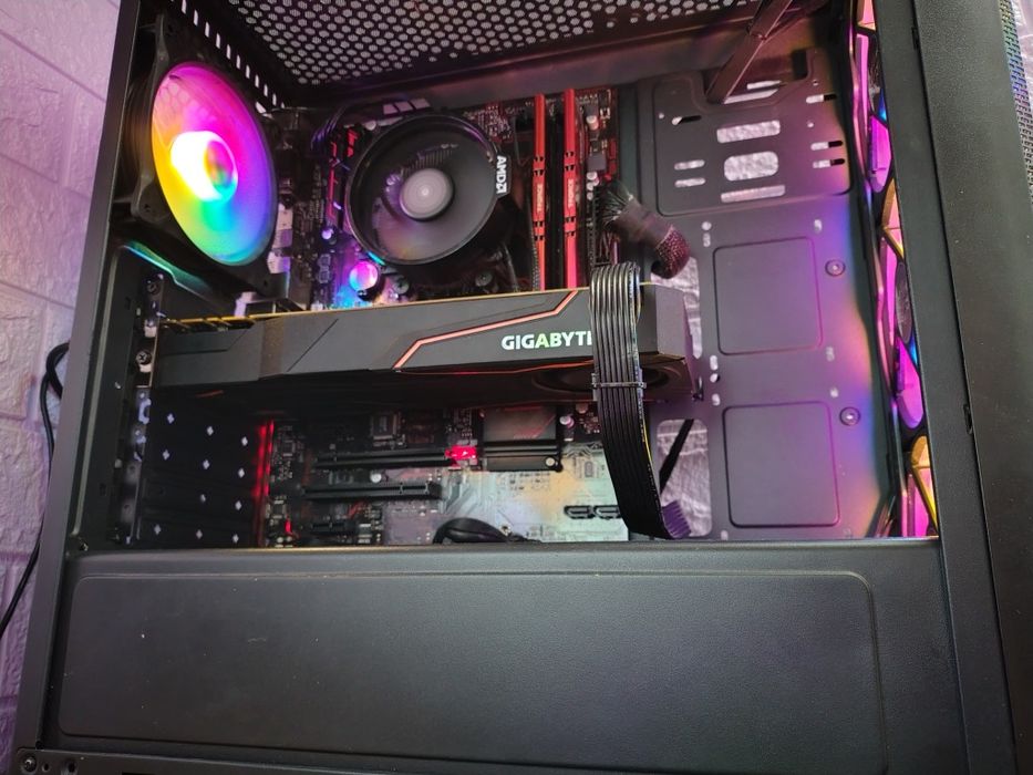 R5 3600/GTX 1080 8GB/16 Ram DDR4 3000Mhz/500GB SSD/600w - компютър