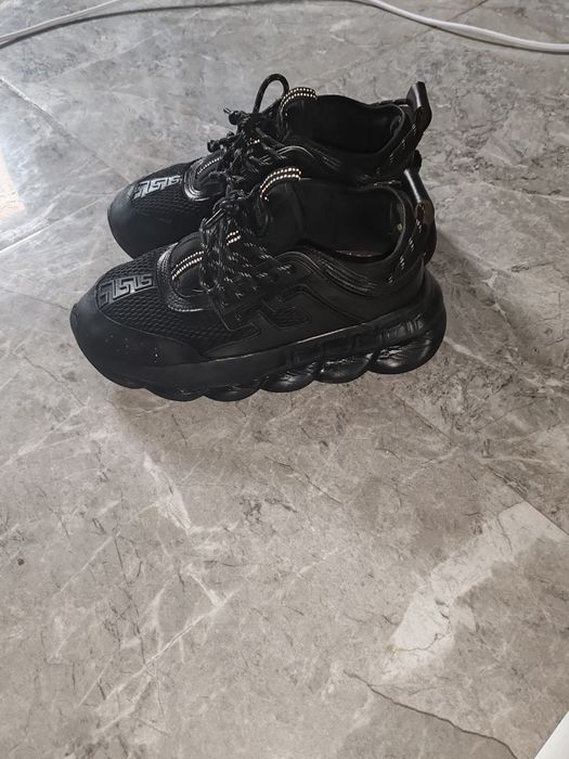 Versace chain reaction