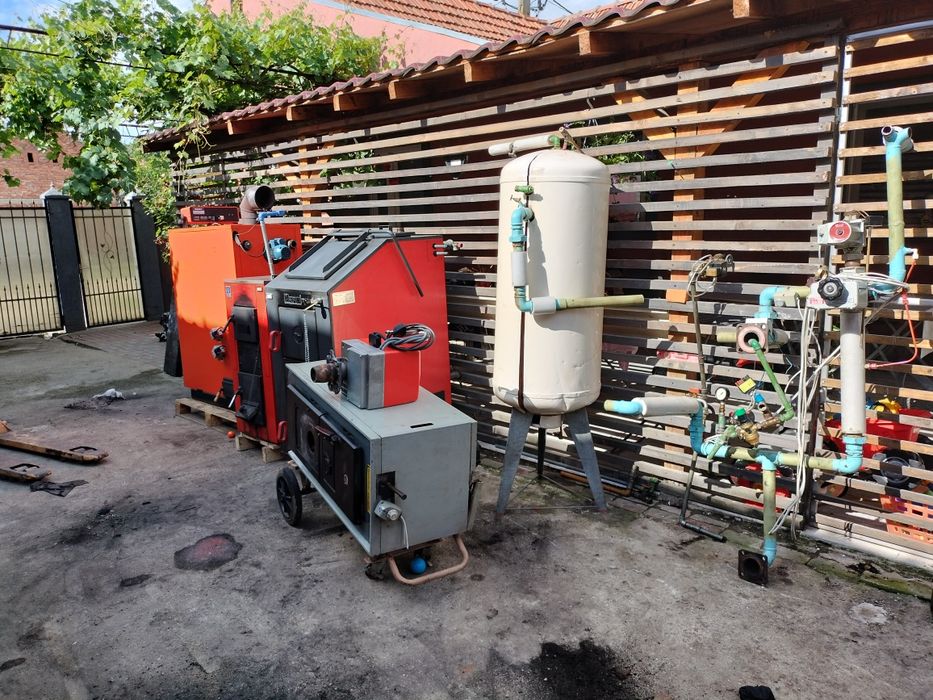 Vând ancalziri centrale pe peleți lemne și injector combustibil ulei.
