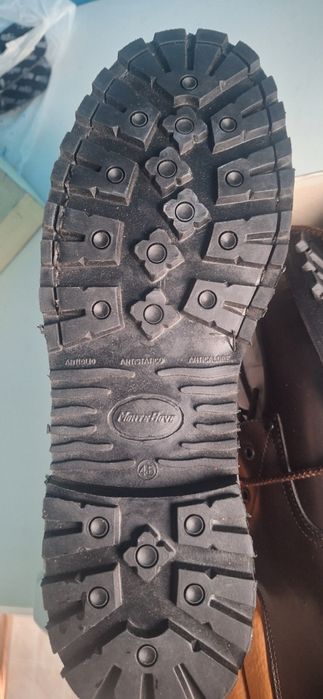 Bocanci diverse modele cu protectie ne-metalică marimea 45