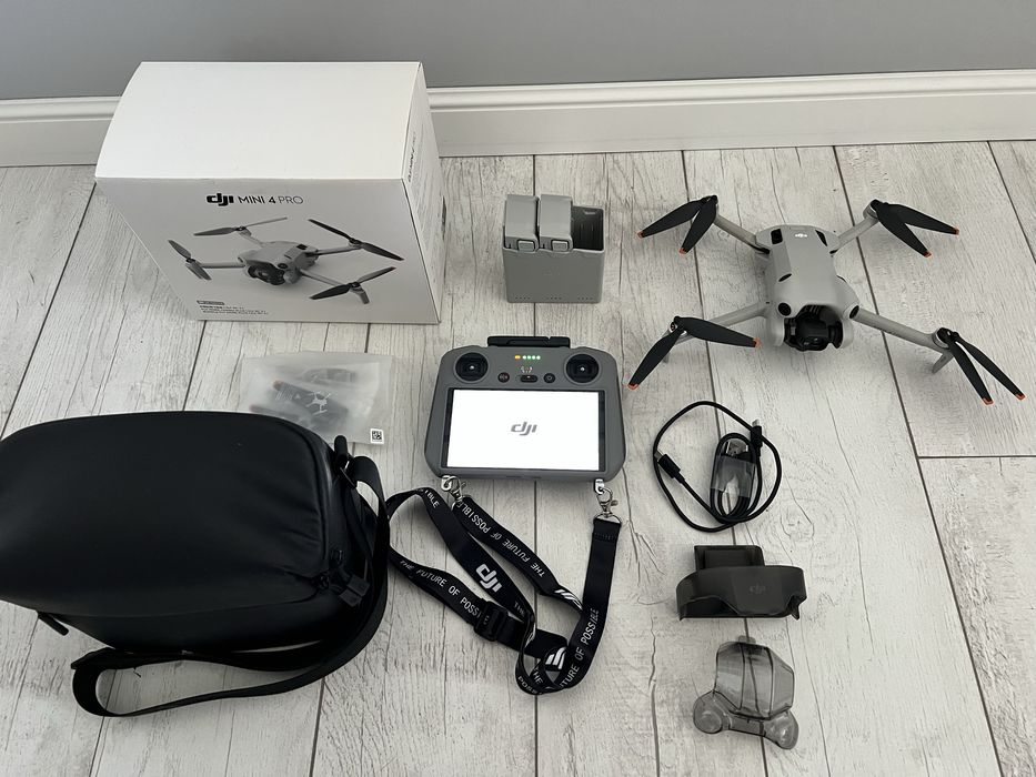 Дрон Dji Mini 4 Pro Fly More Combo