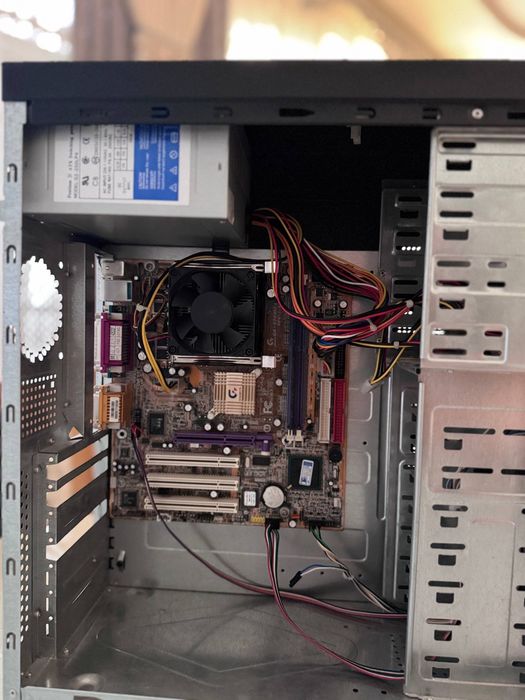 Компьютер настольный, Komputer keysi